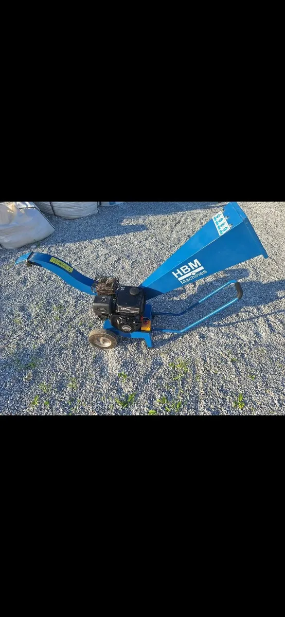 GARDEN SHREDDER / WOOD CHIPPER - Image 1