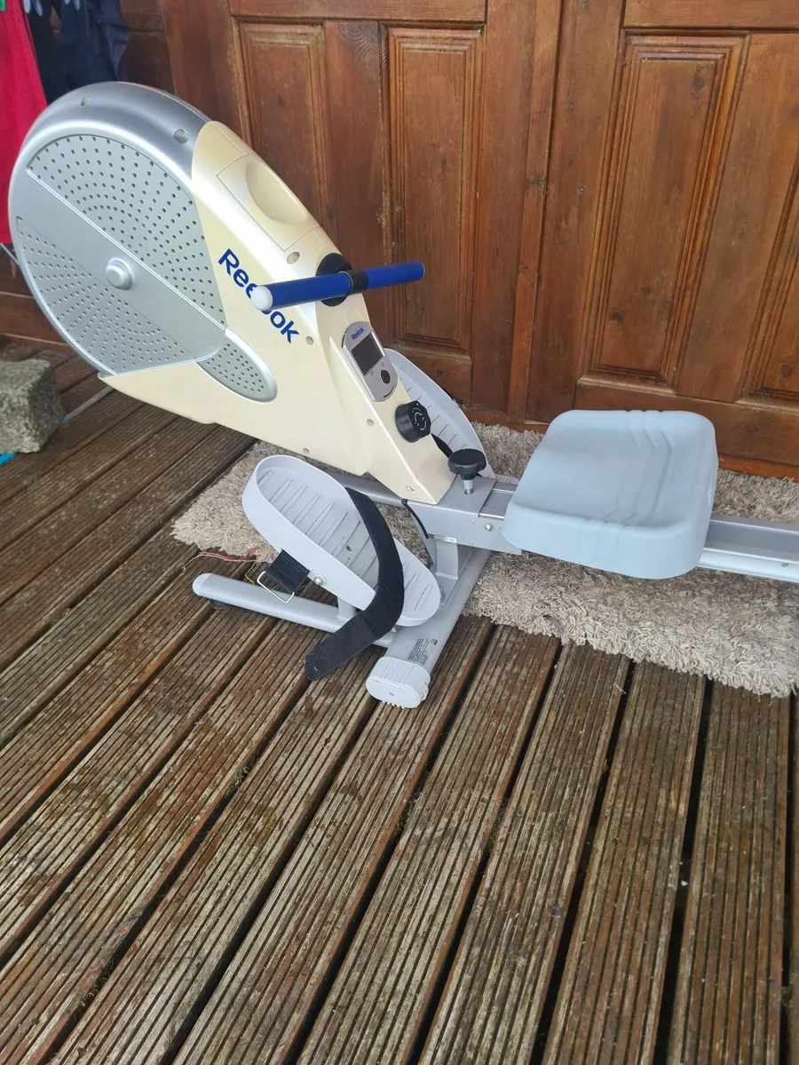 ROWING EXCERCISE MACHINE - Image 3