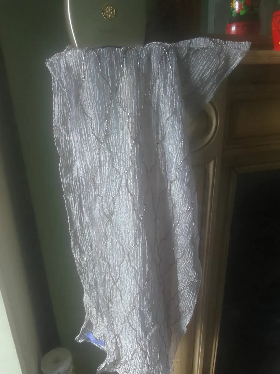PENTHALIGON'S SILK GREY / MAUVE BEADED SCARF - Image 4
