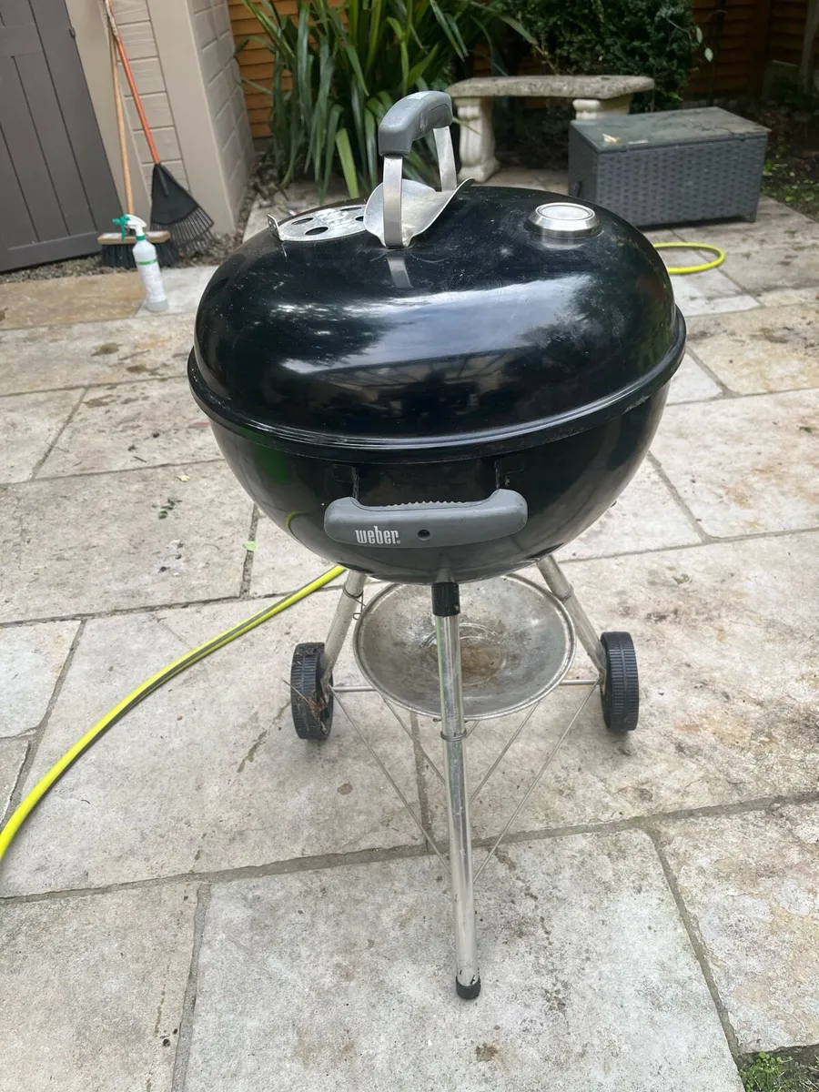 Weber Kettle BBQ - Image 1