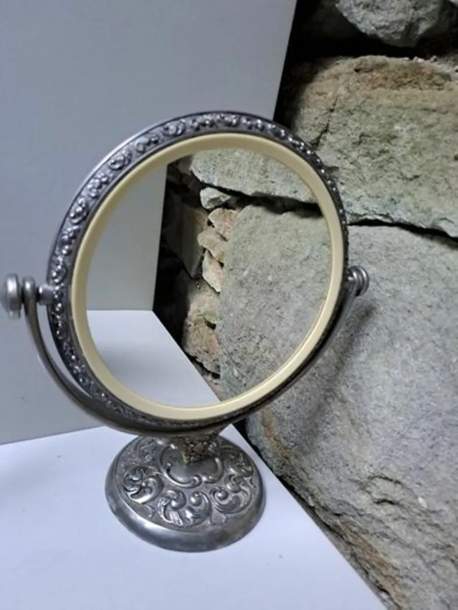 Silver vanity mirror - Image 4