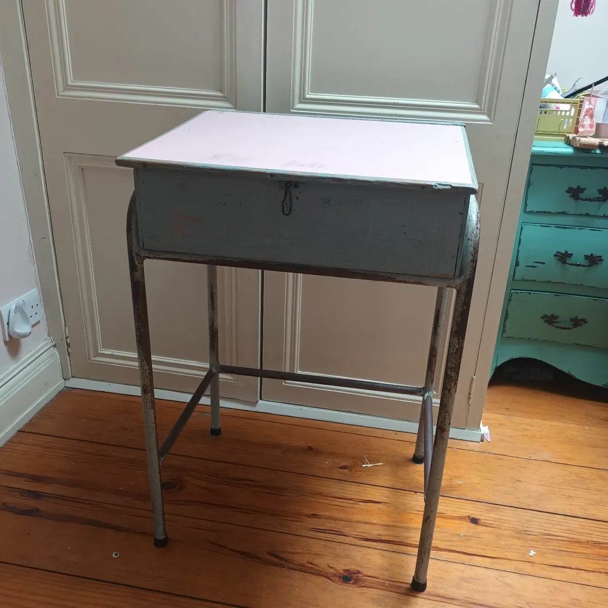 Desk - Image 1