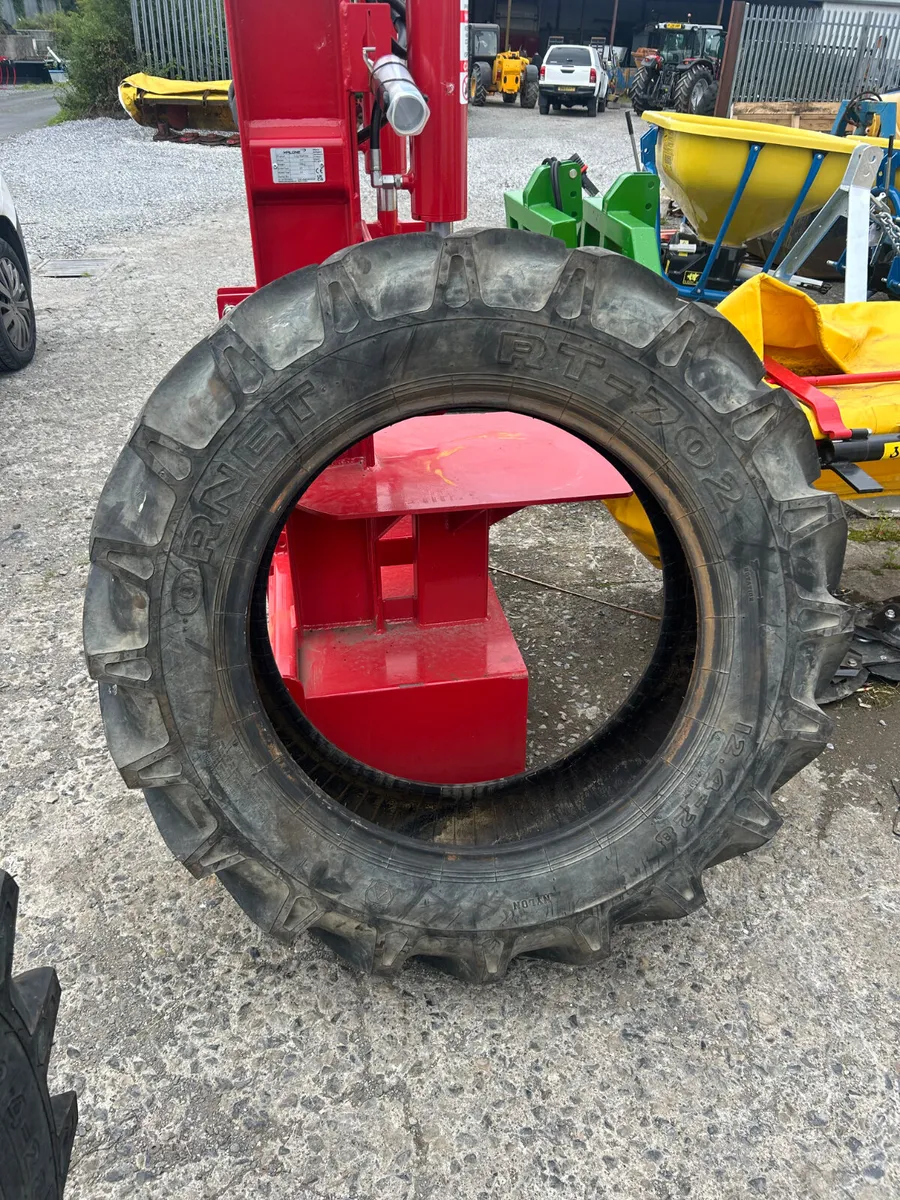 2x Ornet 12.4 R28 Tyres - Image 3