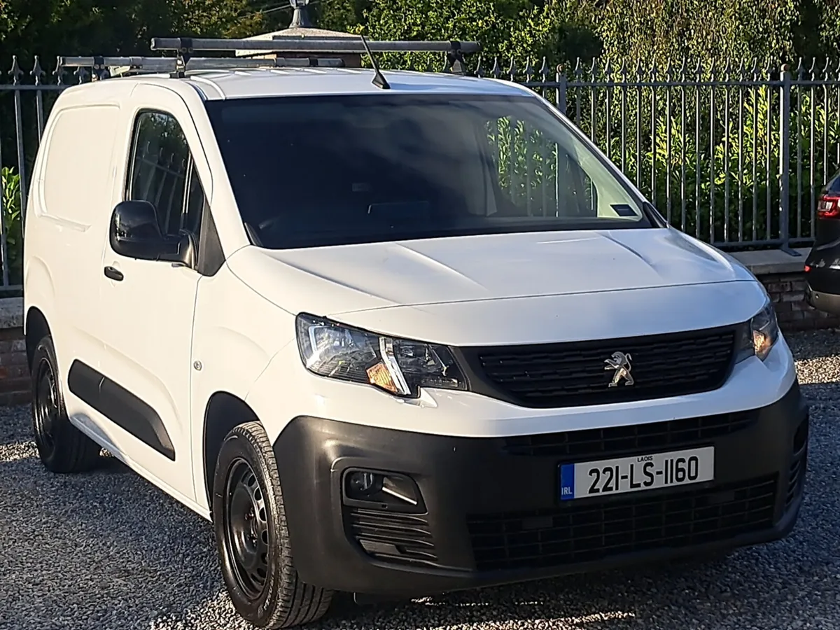 Peugeot Partner 3 seats in front+ shelves in rear - Image 3