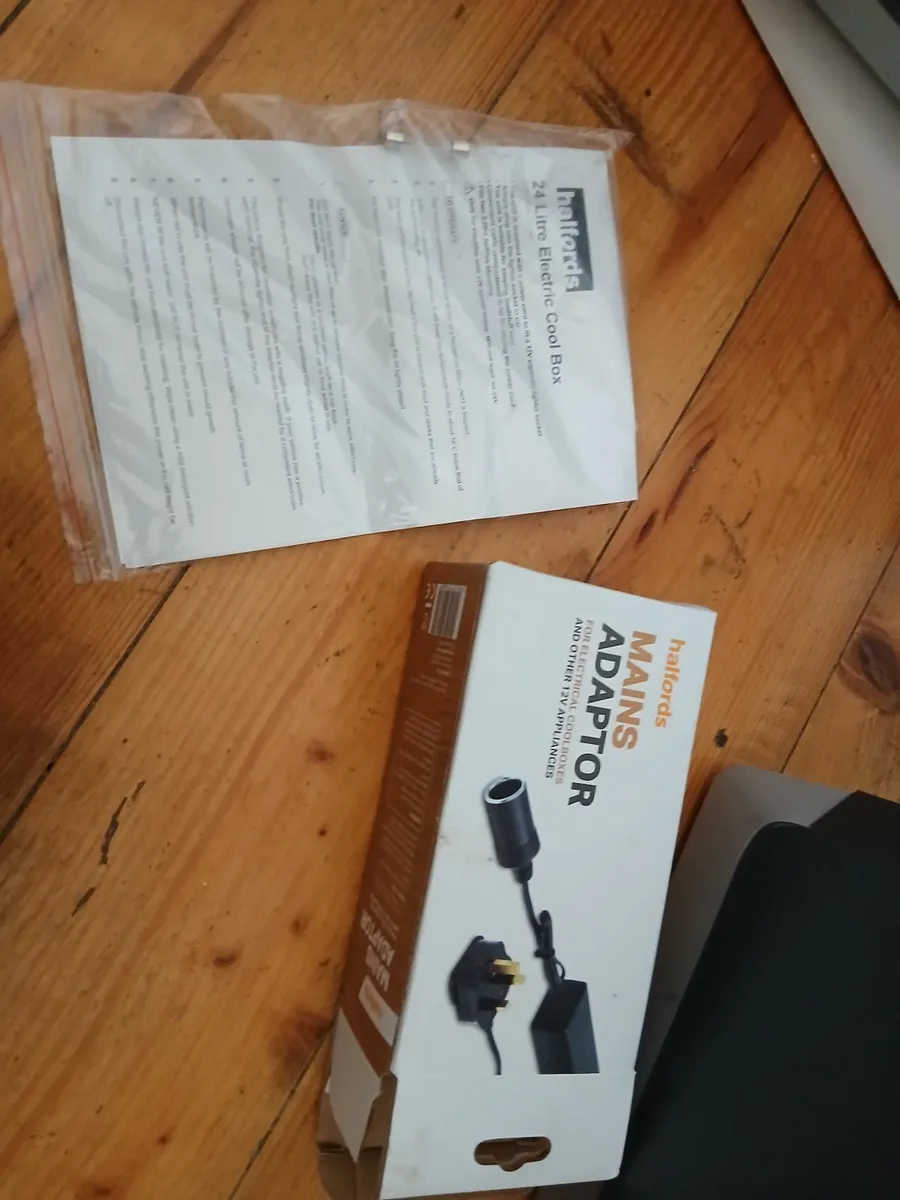 Electric Coolbox 24litres with mains adaptor - Image 4