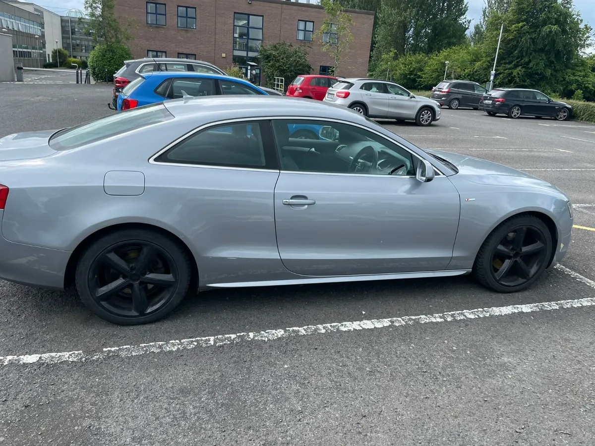 2011 audi A5 Romania reg €1950 - Image 2