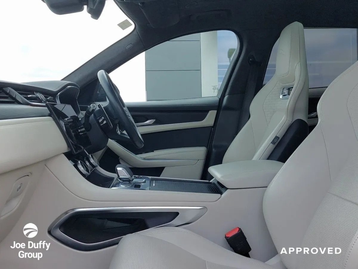 Jaguar F- PACE 2.0 I4 Phev 404 PS AWD Auto R-dyn S - Image 3