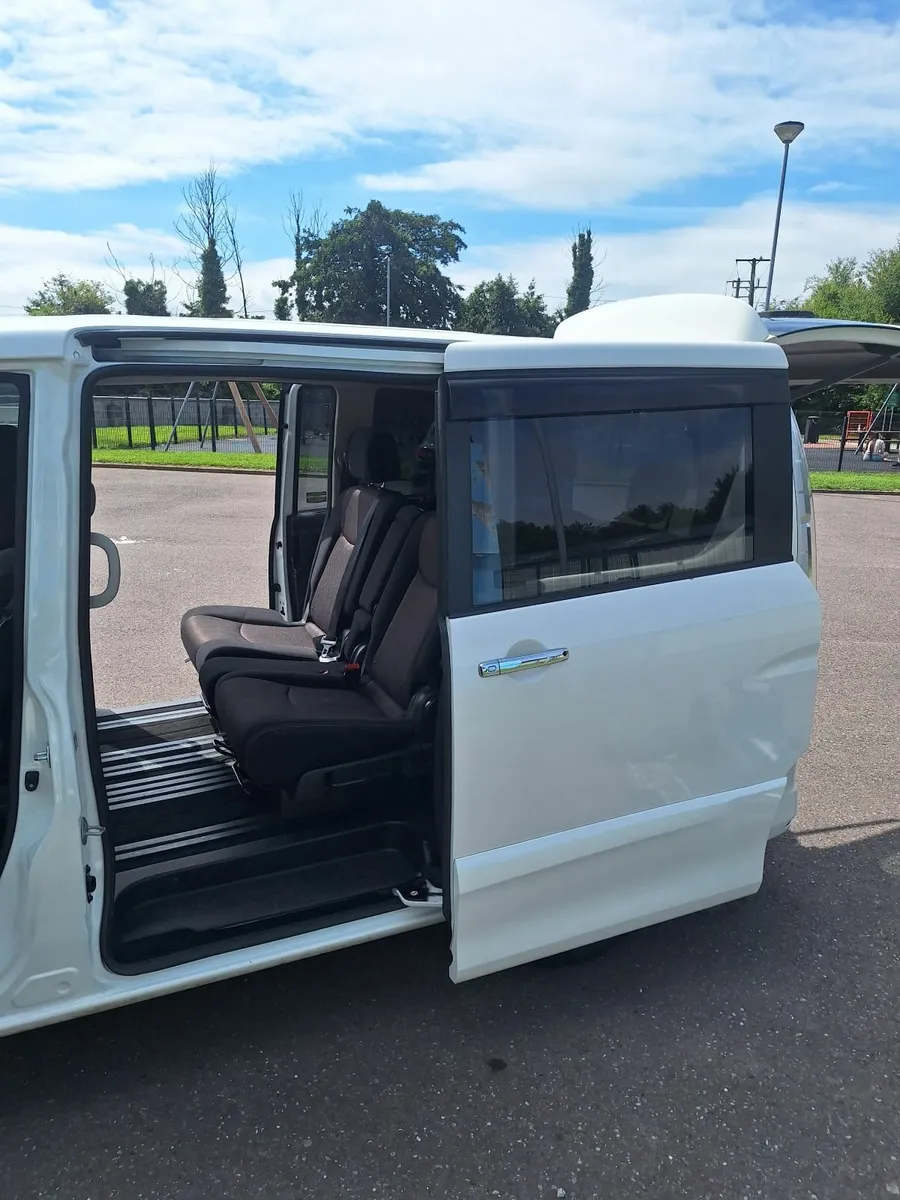 Nissan Serena 2014 2L Hybrid Highway Star - Image 3