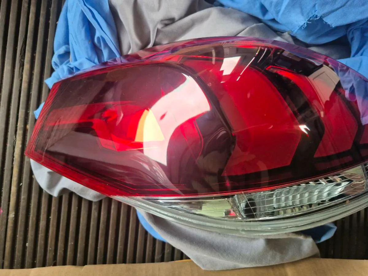 Tail light - Image 2