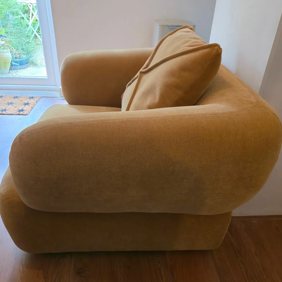 Armchair - Image 1