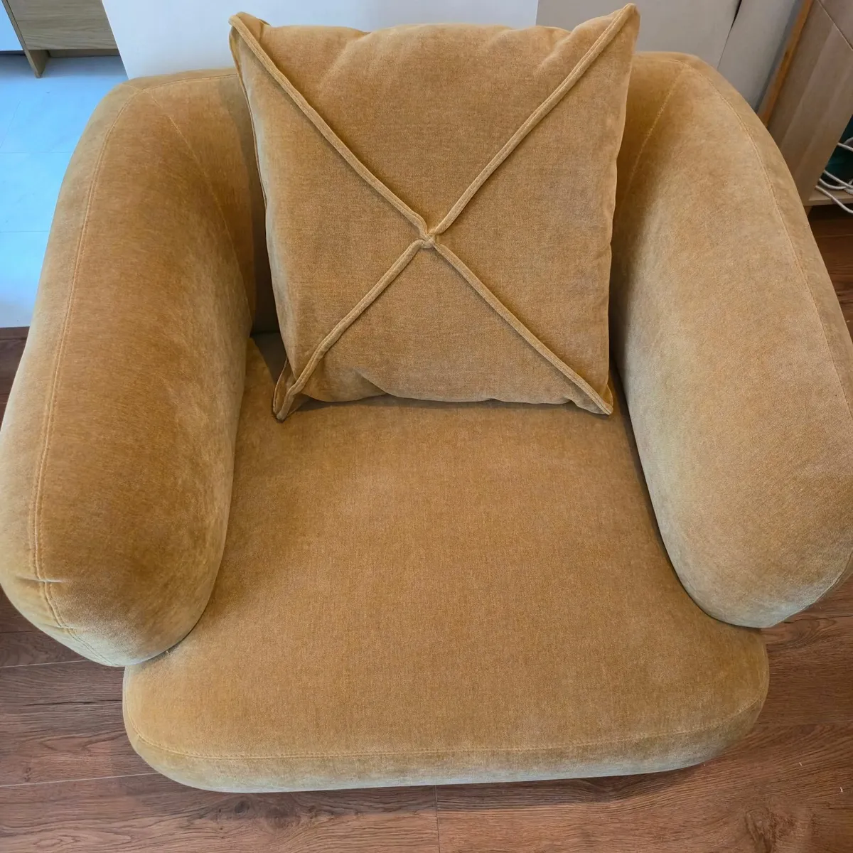 Armchair - Image 2
