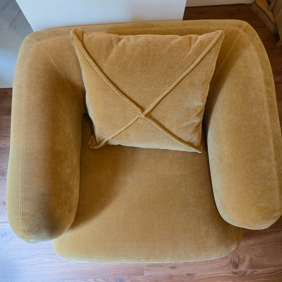 Armchair - Image 3