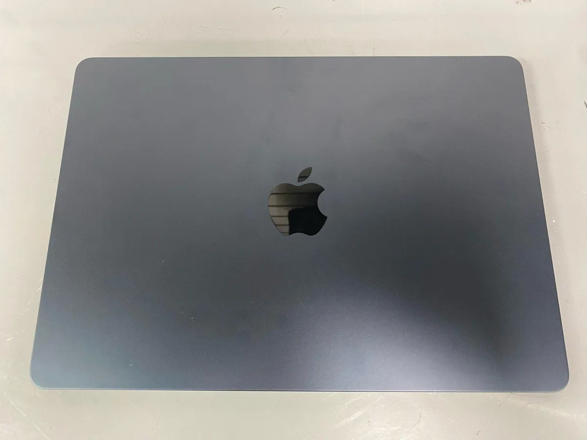 MacBook Air M2 13 Inch A2681 Boxed - Image 1