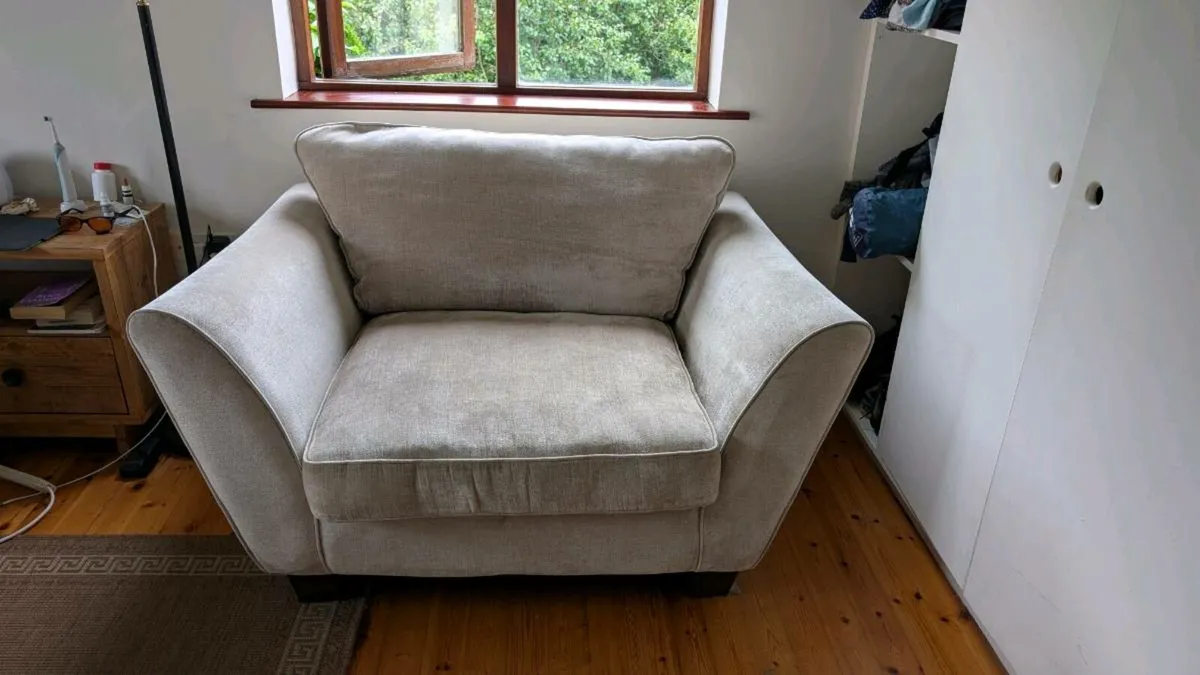 Wide Armchair - Image 2