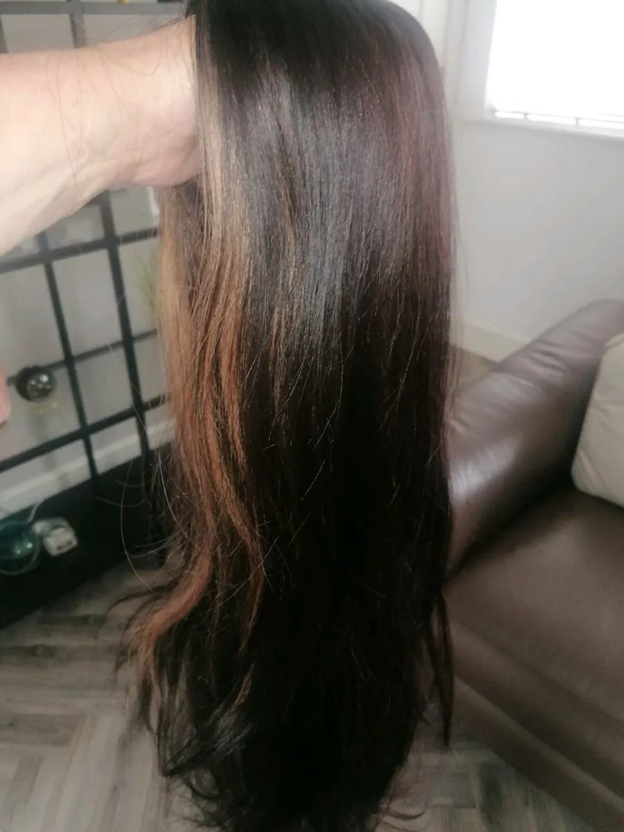 Ladies long wig - Image 2