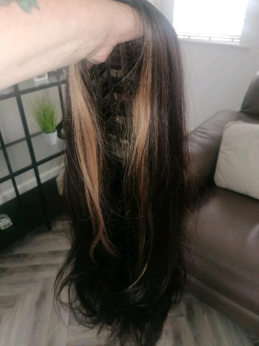 Ladies long wig - Image 1