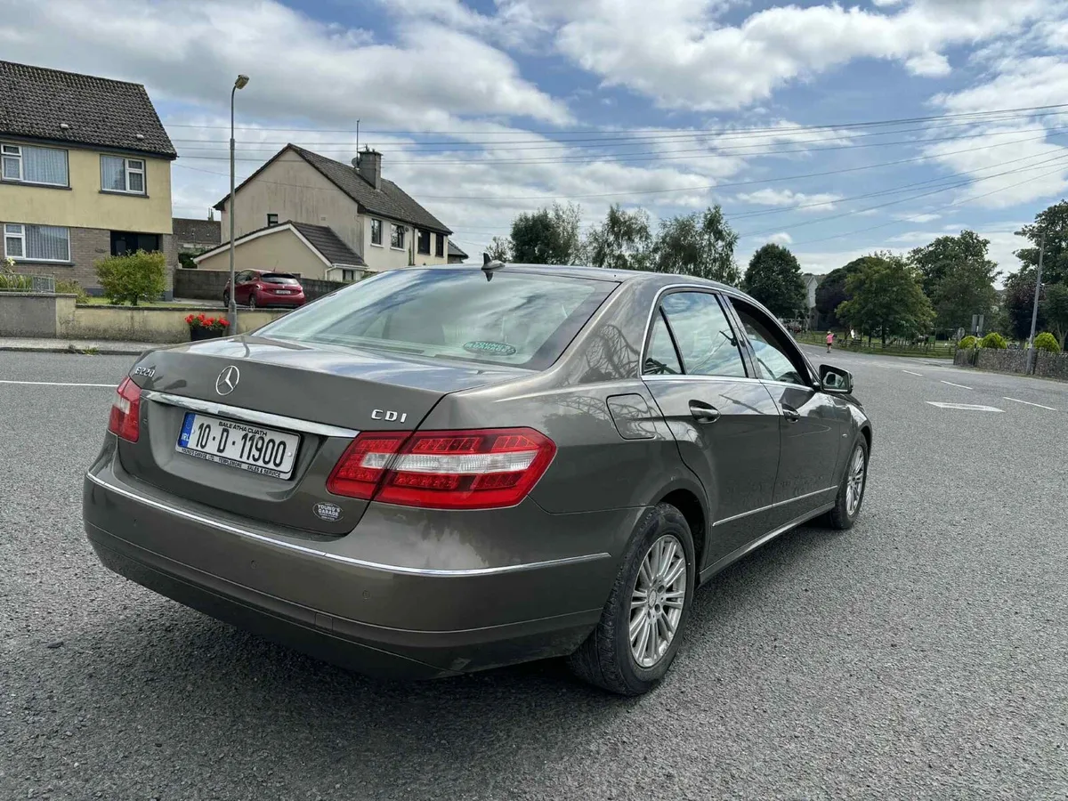 2010 MERCEDES E-CLASS - Image 4
