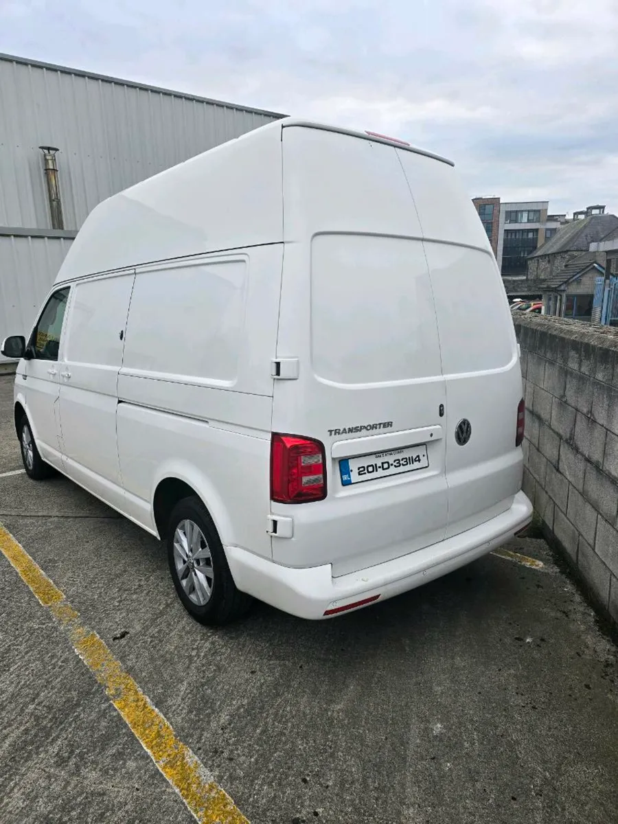 Volkswagen Transporter - Image 4