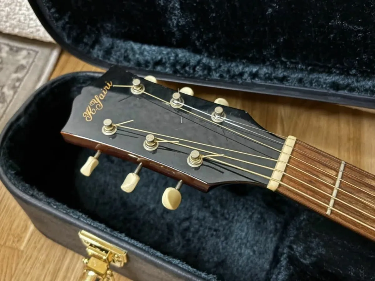 Acoustic Guitar - Image 4