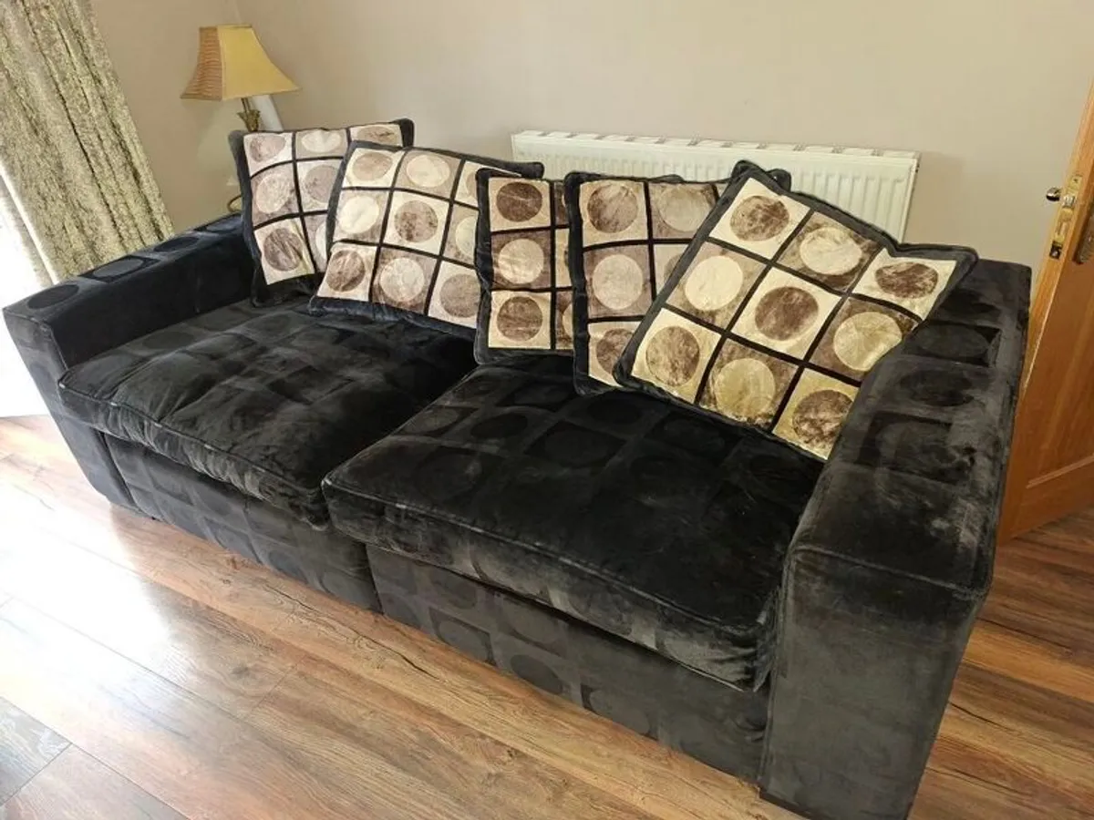 3 Seater Couch - Image 1