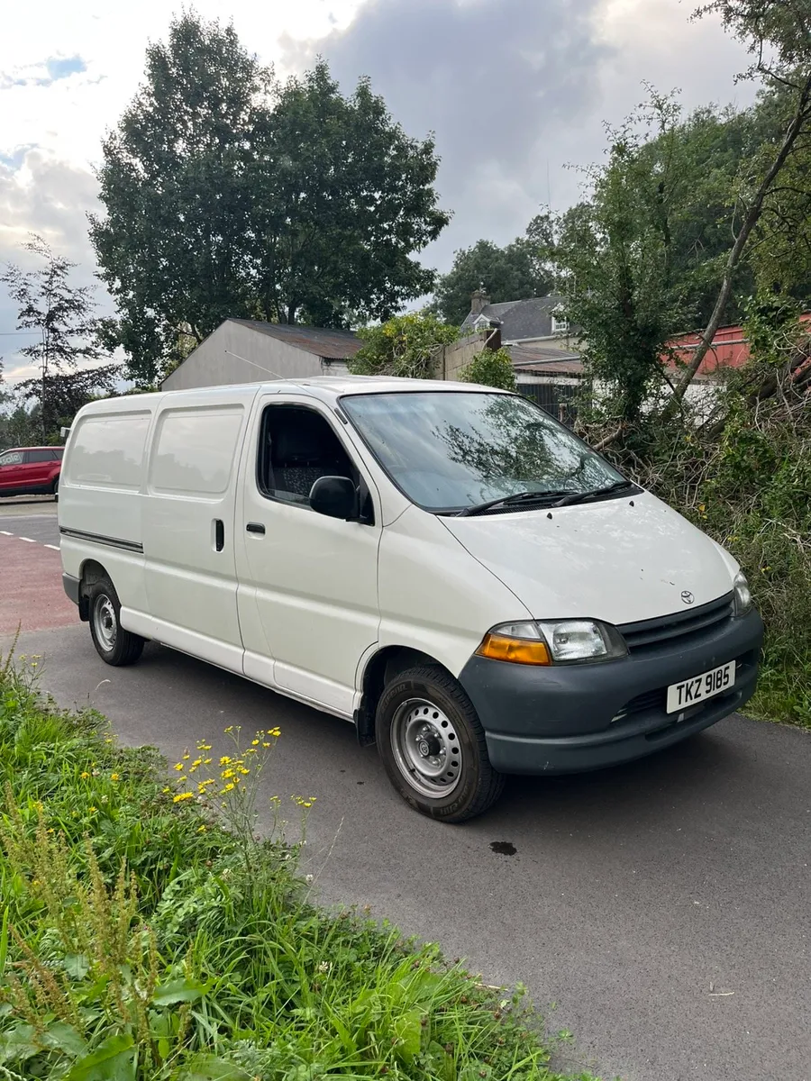 00 Toyota Hiace MOT 03/26 - Image 1