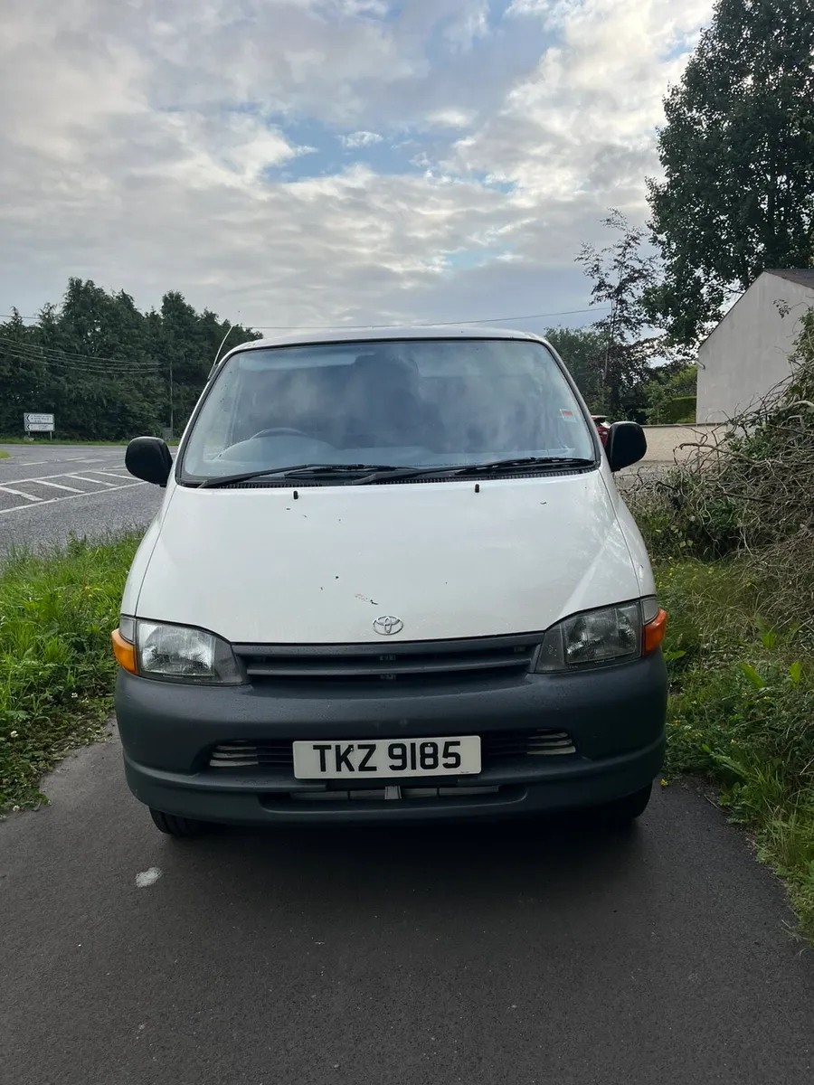 00 Toyota Hiace MOT 03/26 - Image 2