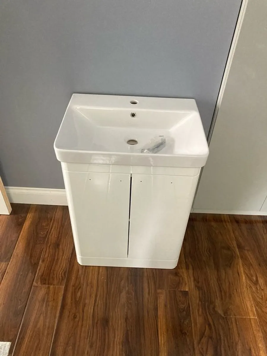Bathroom Sink & Vanity Unit - Image 1