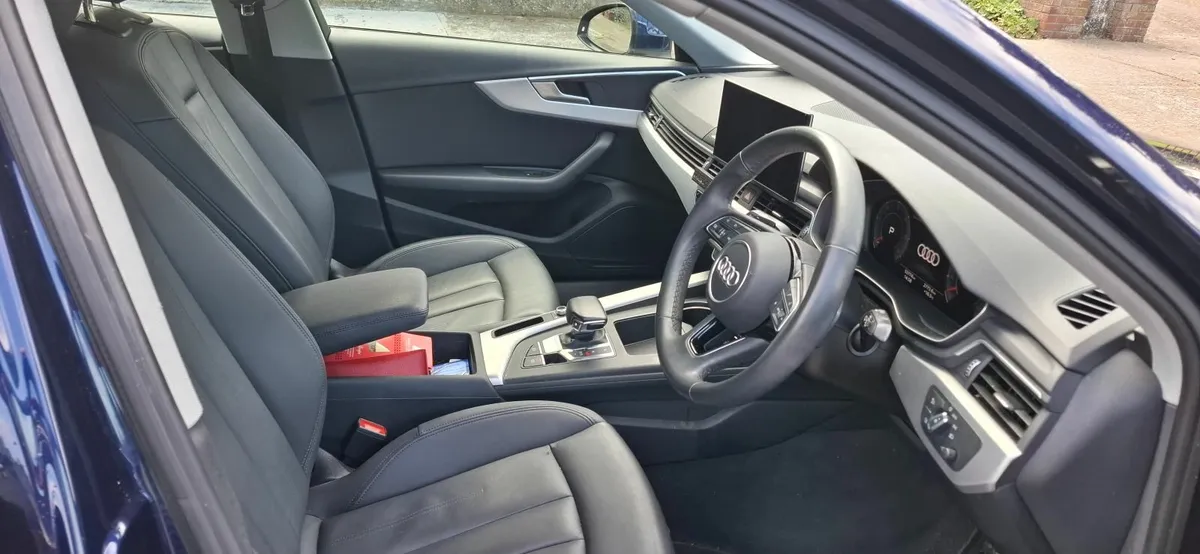 Audi A4 2022 - Image 3