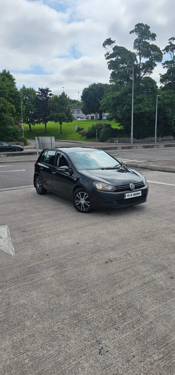 Volkswagen Golf 2010 - Image 2