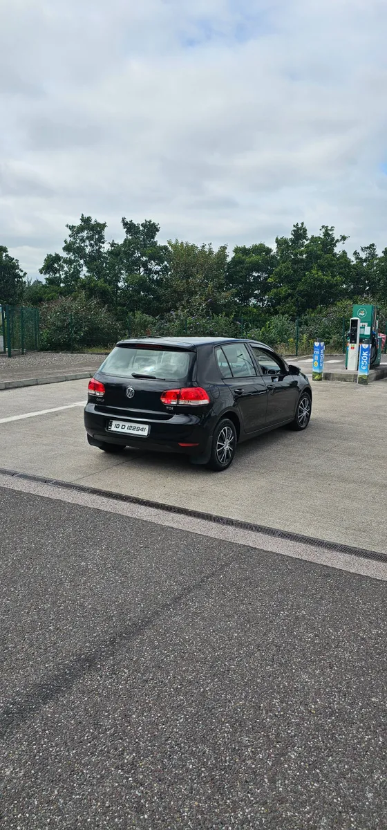 Volkswagen Golf 2010 - Image 4