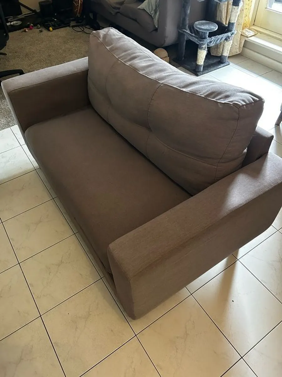 Couch - Image 2