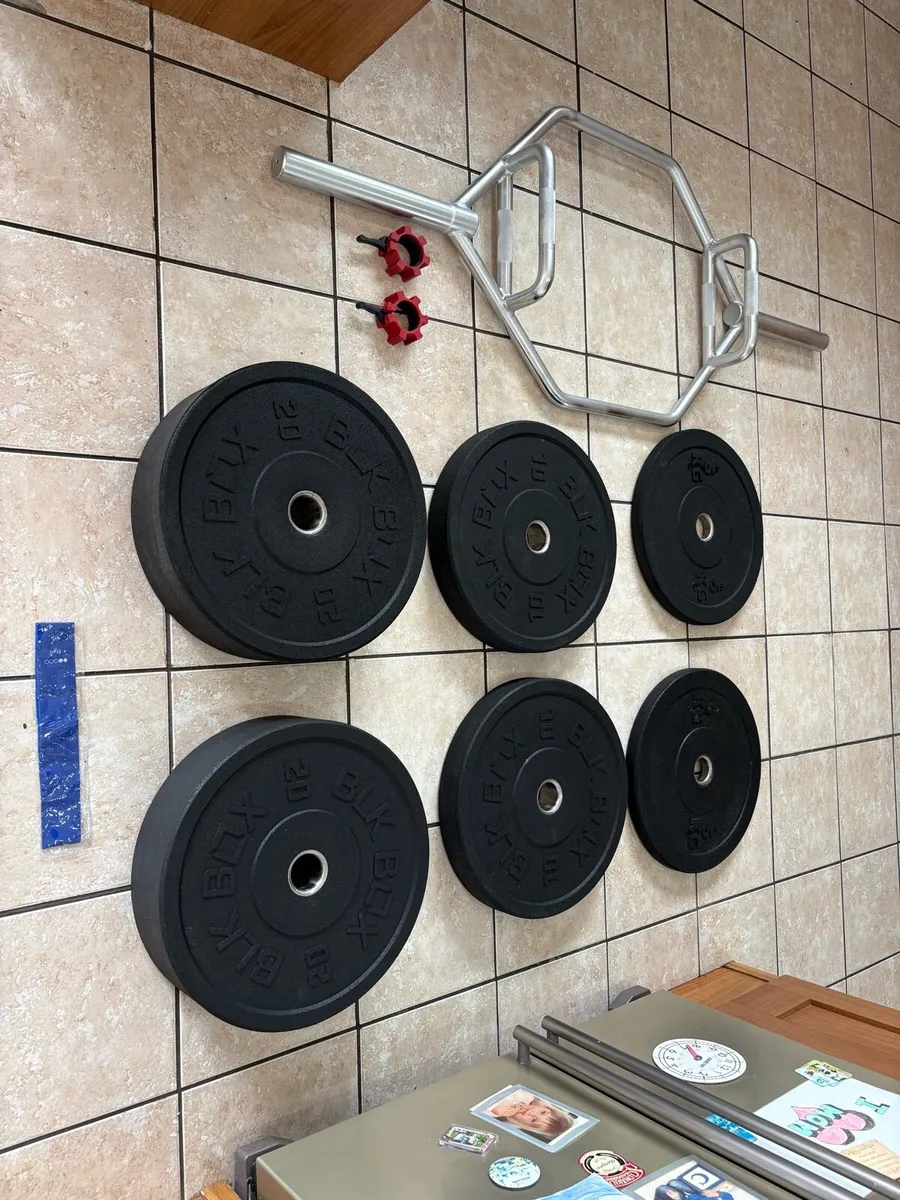 BLK BOX OLYMPIC PLATES AND 30KG HEX SHRUG BAR!! - Image 1