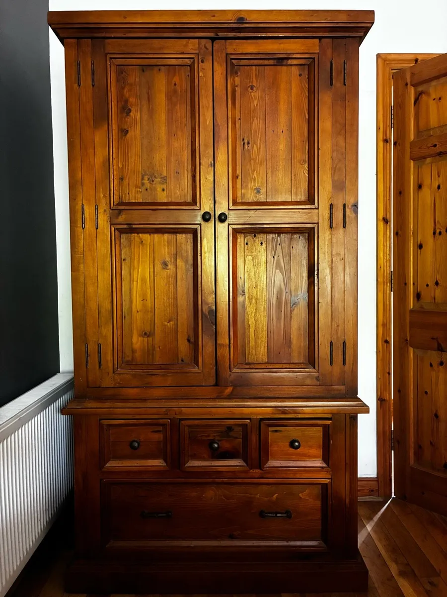 Wardrobe - Image 2