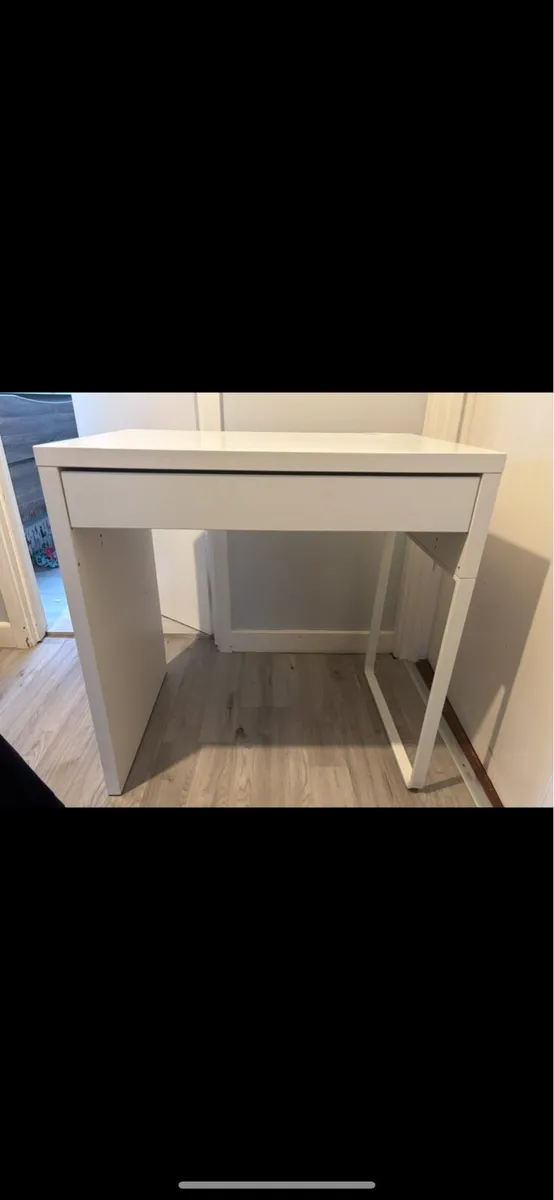 Wardrobe and desk - Image 4