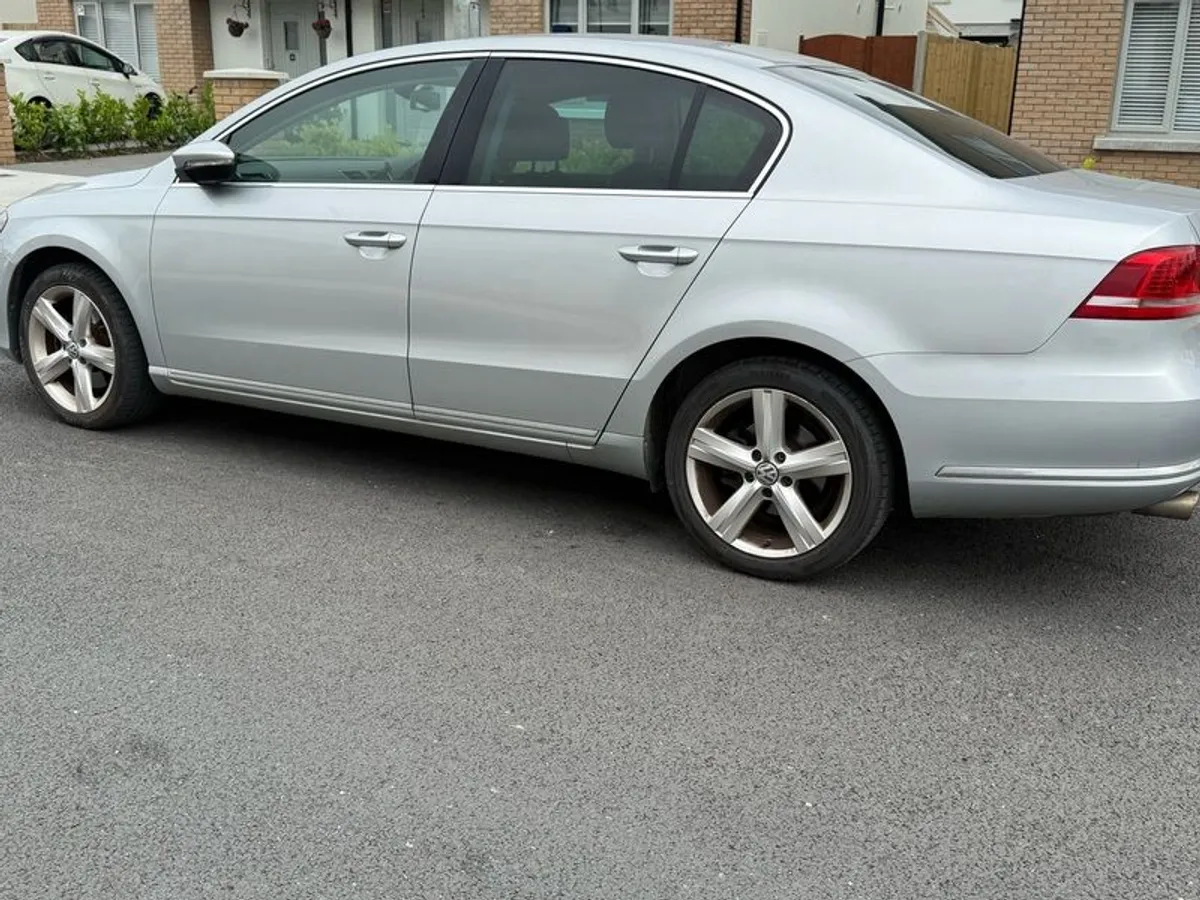 2012 Volkswagen Passat - Image 1