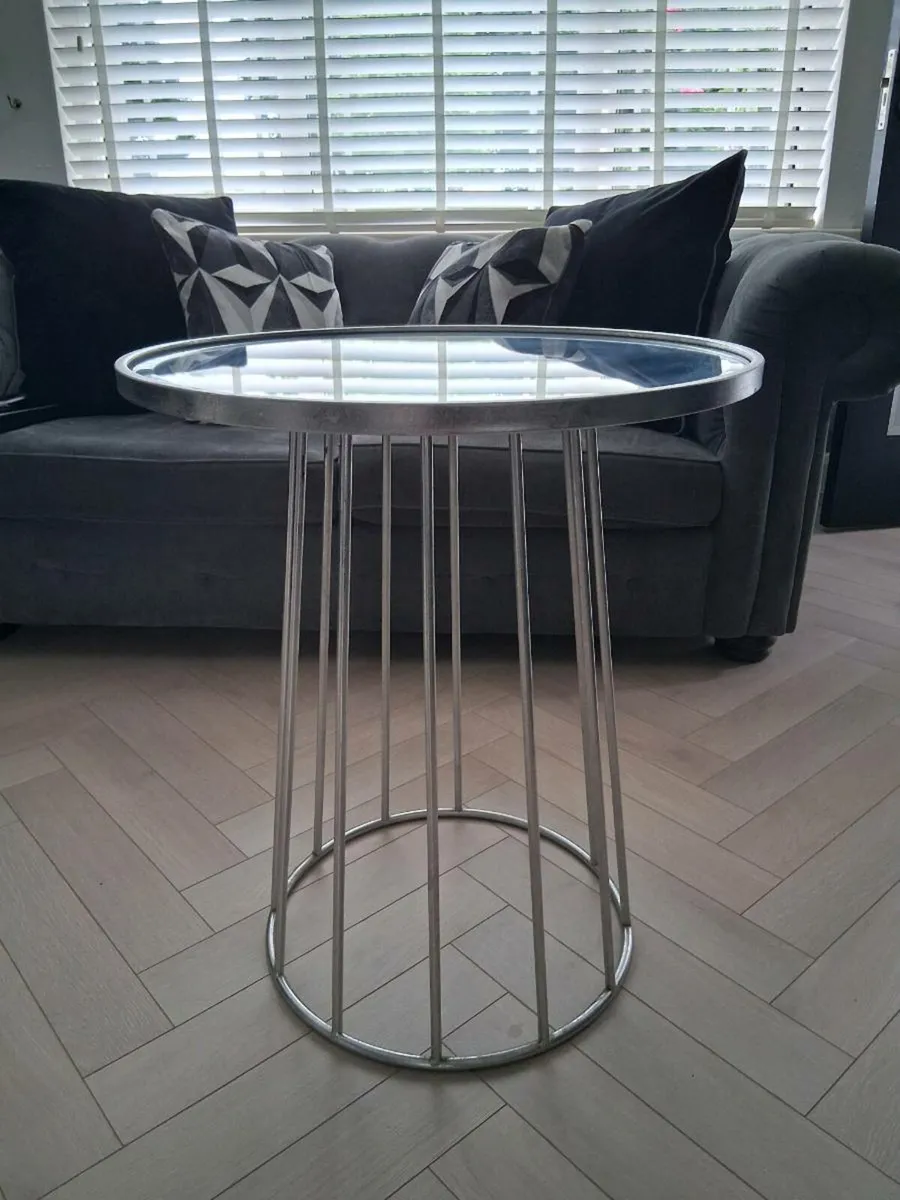 Table stand - Image 1
