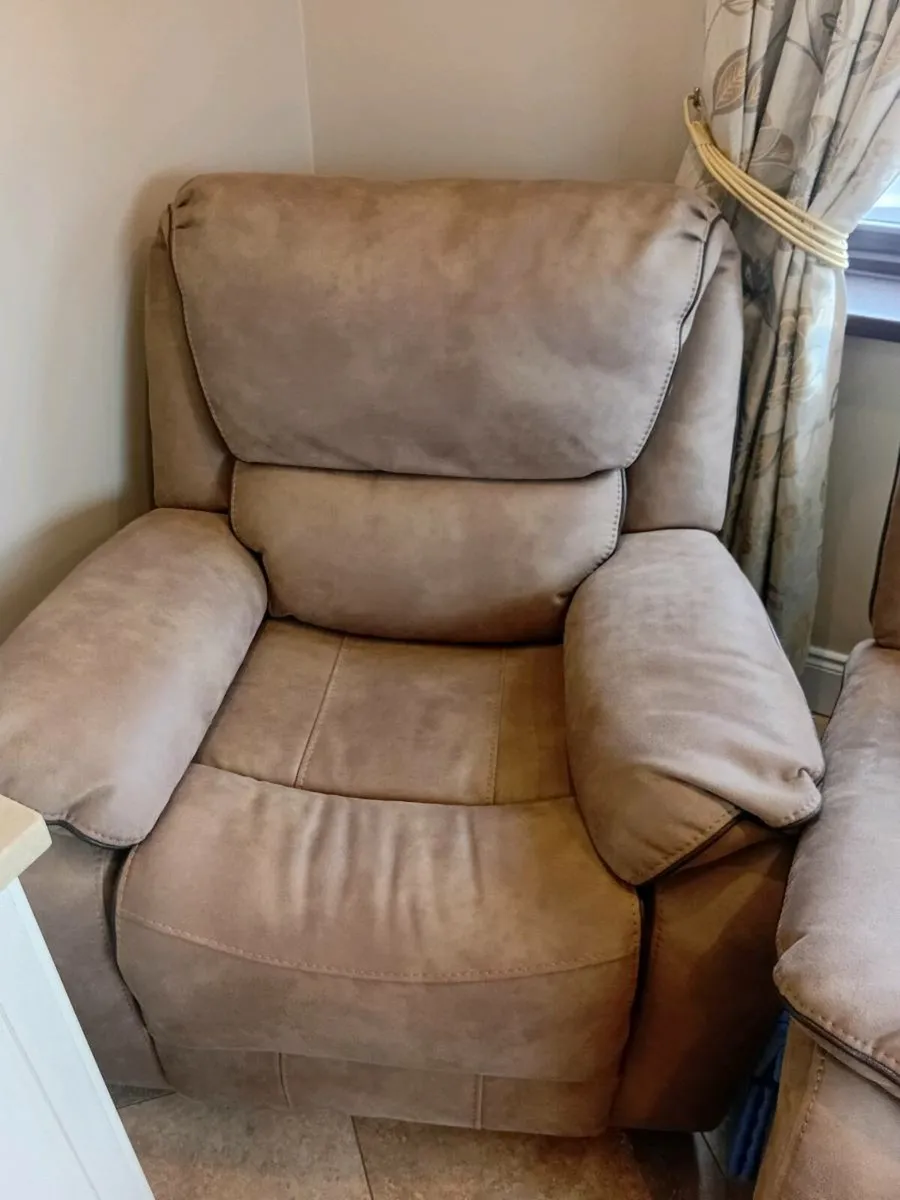 3-1-1 sofa - Image 2