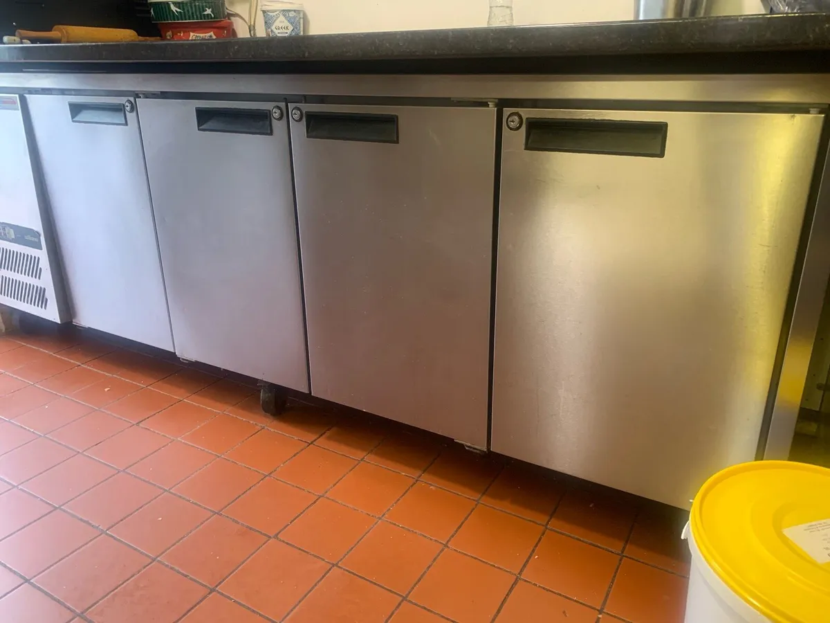 4door counter fridge - Image 1