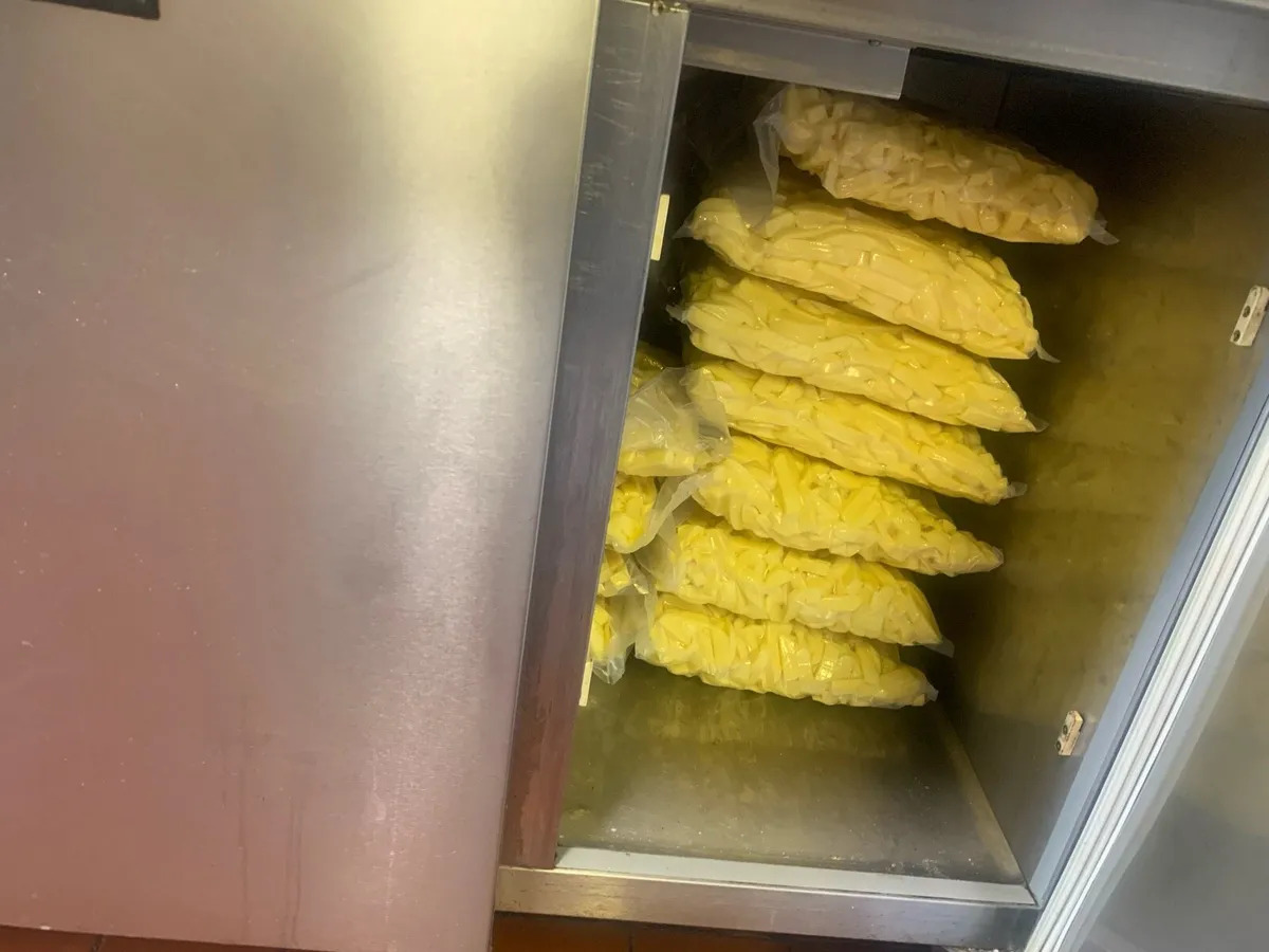 4door counter fridge - Image 3
