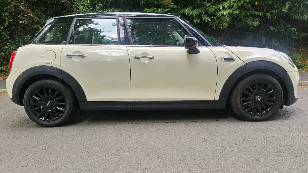 /// 2017 MINI COOPER D 5DR AUTO /// - Image 1