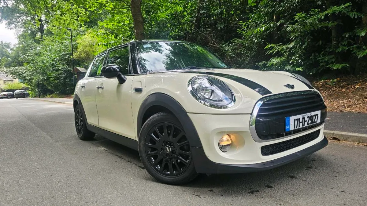 /// 2017 MINI COOPER D 5DR AUTO /// - Image 2