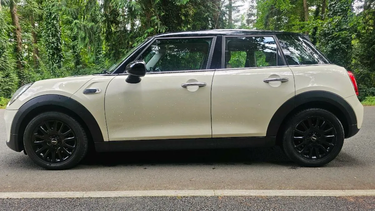 /// 2017 MINI COOPER D 5DR AUTO /// - Image 3