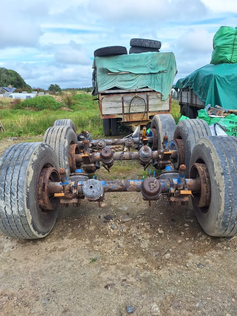 Lorry axels - Image 1