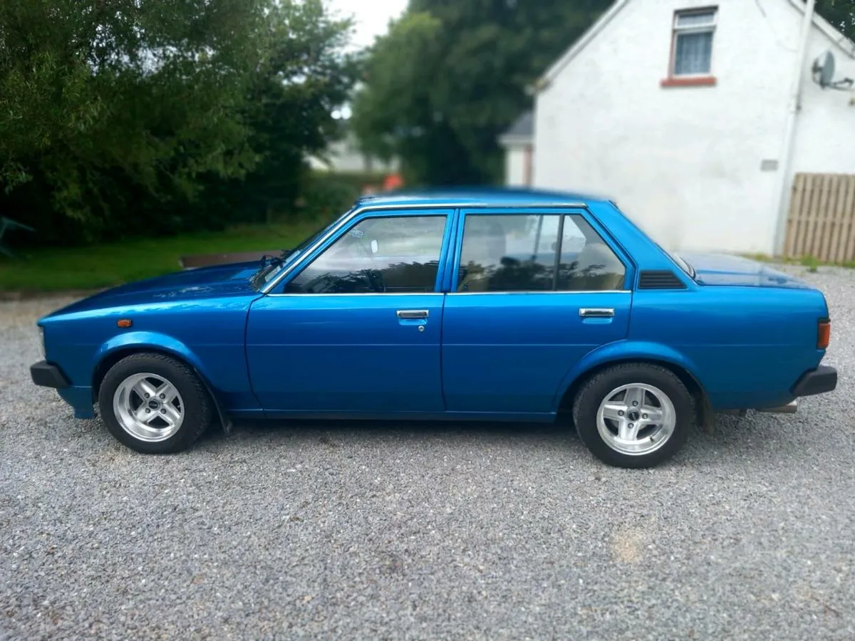 Toyota Corolla dx - Image 2
