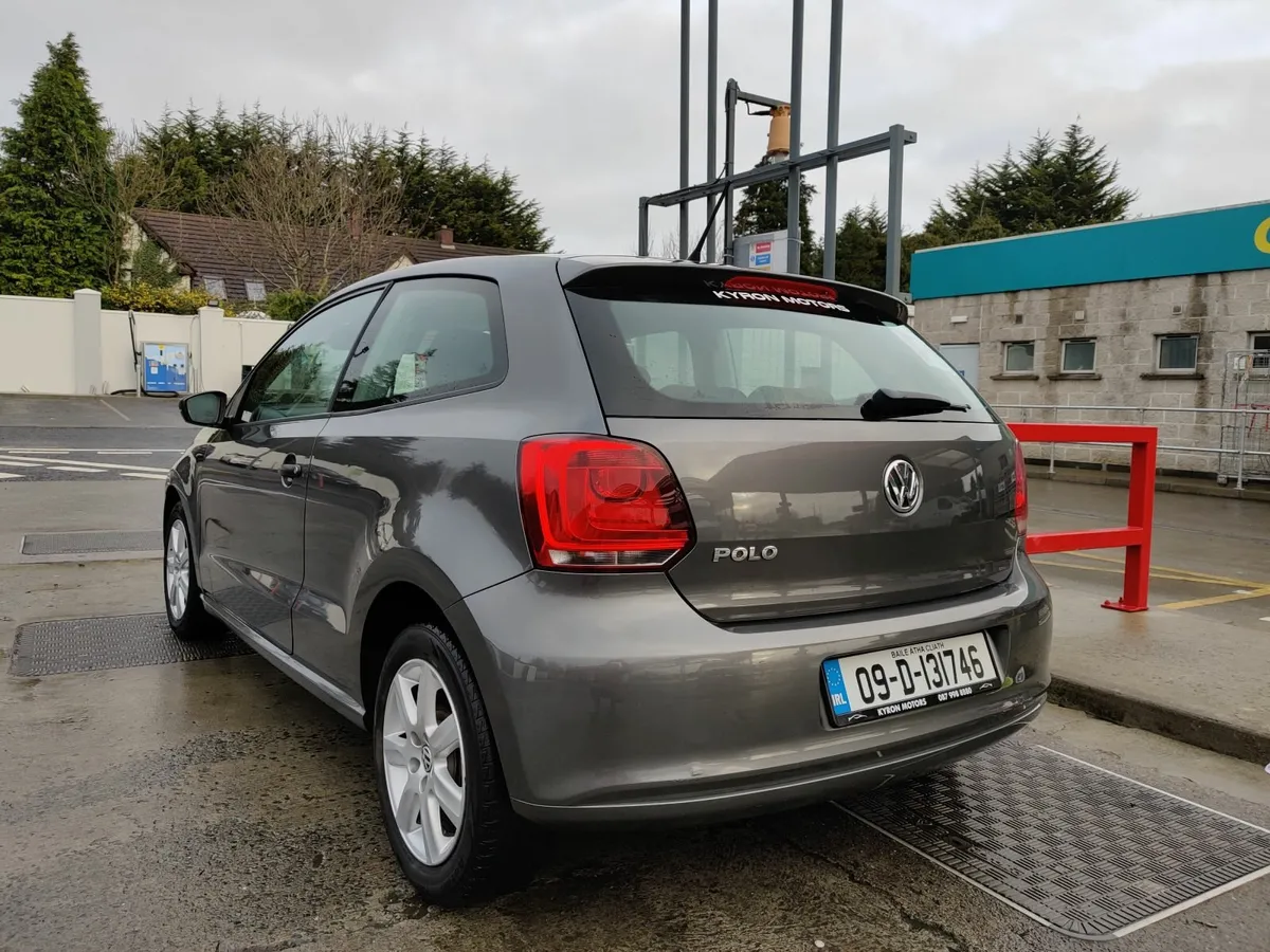 Volkswagen Polo €4500 - Carplay & Parking Sensors - Image 3