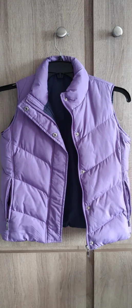 Warm vest with pockets purple fits 6-8-10 - Image 2