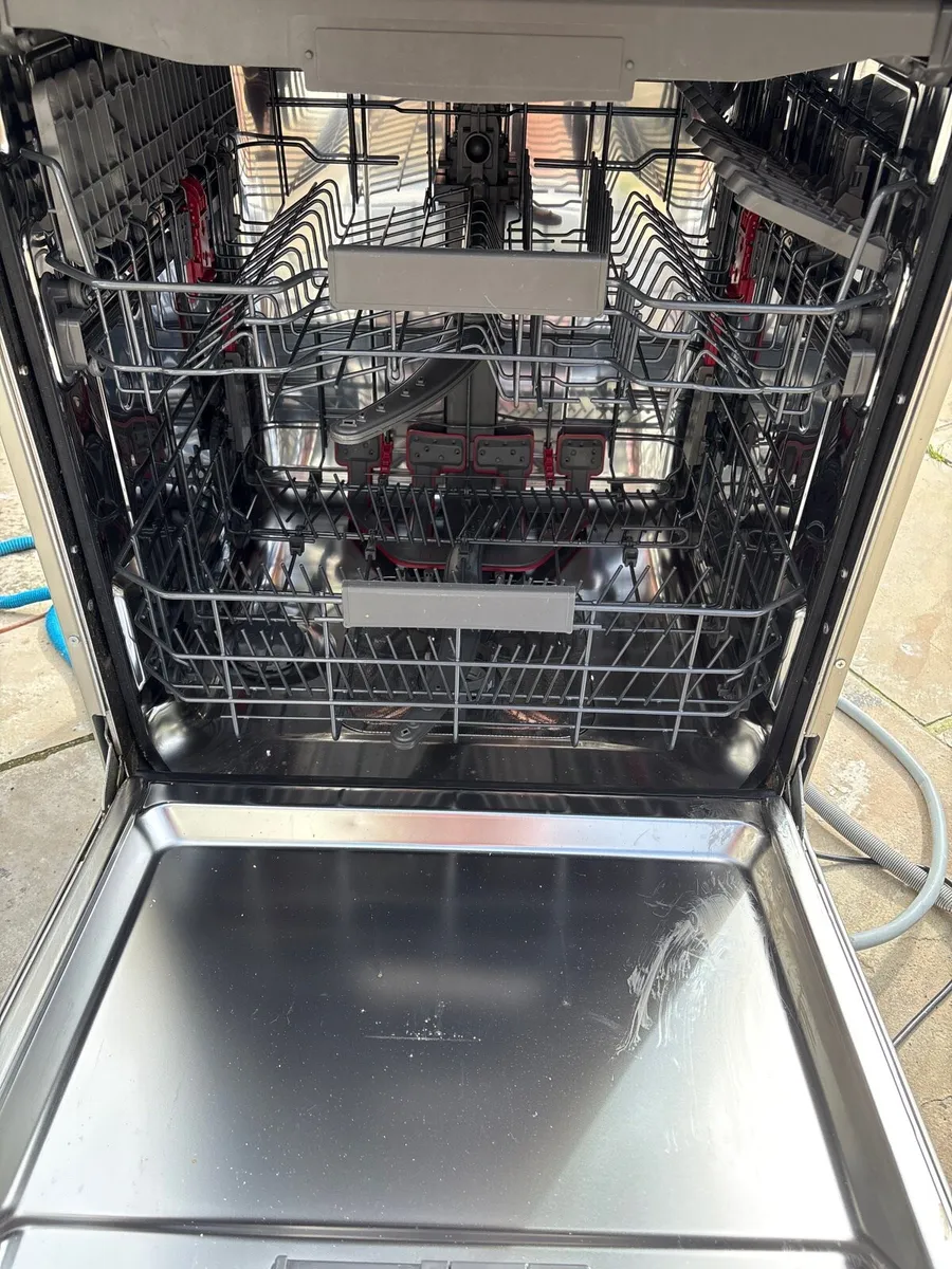 Whirlpool Dishwasher - Image 2