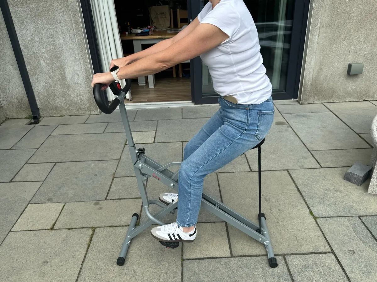 Squat assist row and ride trainer - Image 3