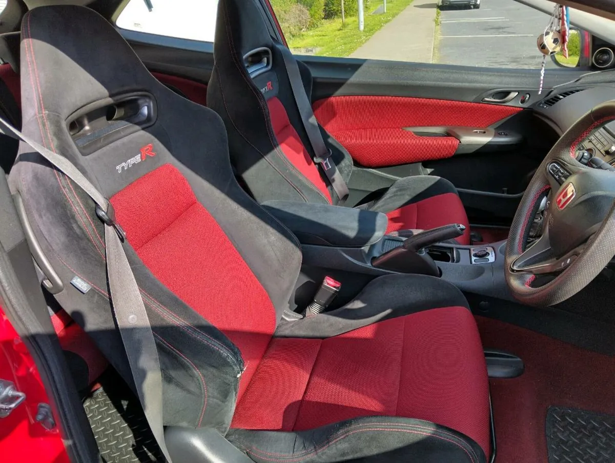 Honda Civic VIII TYPE R FN2 - Image 3