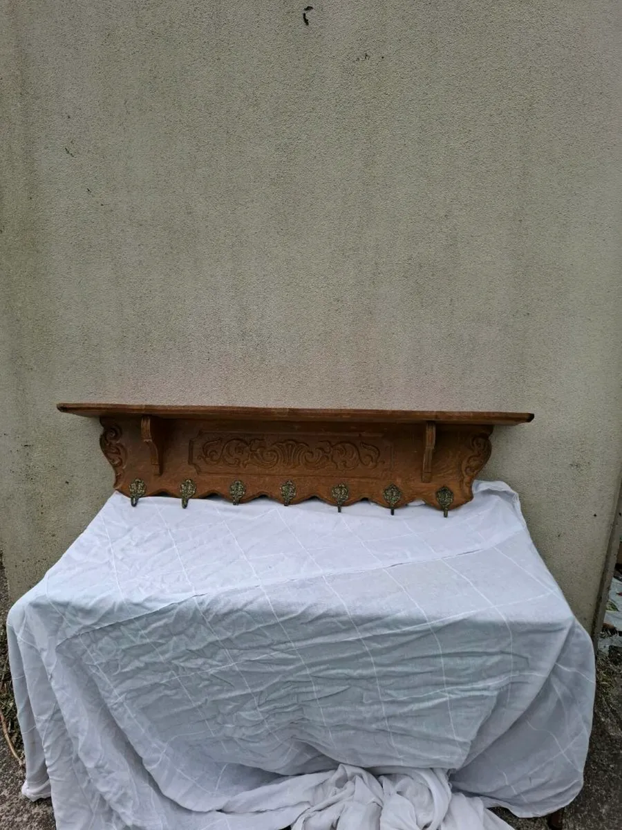 Long engraved vintage wood coat holder - Image 1
